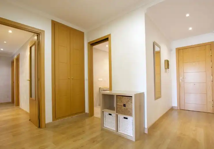 Wohnung zum Verkauf in Marbella mit Klimaanlage, Heizung und Privatgarten