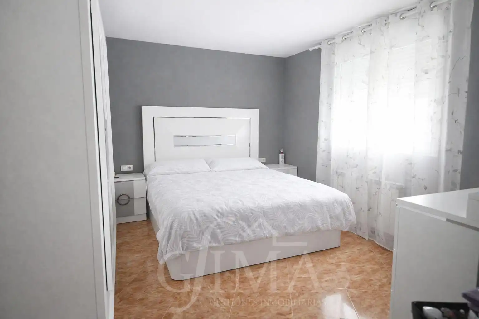 Dormitori de Casa o xalet en venda en Tomelloso amb Aire condicionat, Calefacció i Terrassa
