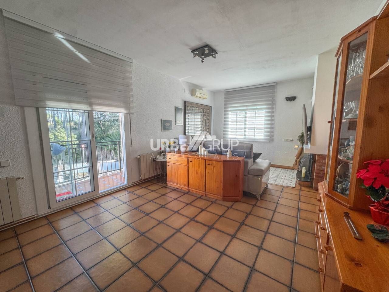 Sala de estar de Casa o chalet en venta en Sant Esteve Sesrovires con Aire acondicionado, Calefacción y Terraza