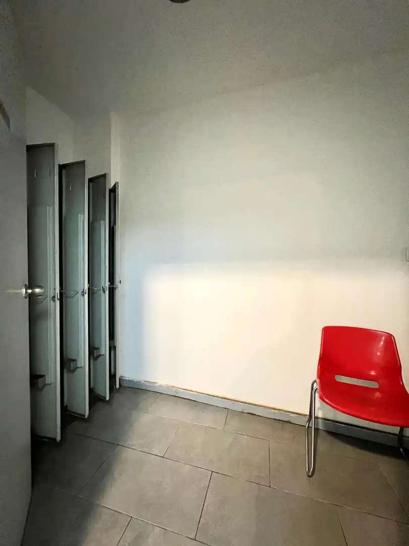 Büro zur Miete in Carrer de Llorens i Barba, El Baix Guinardó