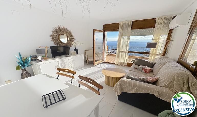 Sala de estar de Apartamento en venta en Roses con Calefacción y Piscina comunitaria