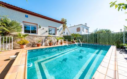 Swimming pool of House or chalet for sale in Salou  with Air Conditioner, Heating and Private garden