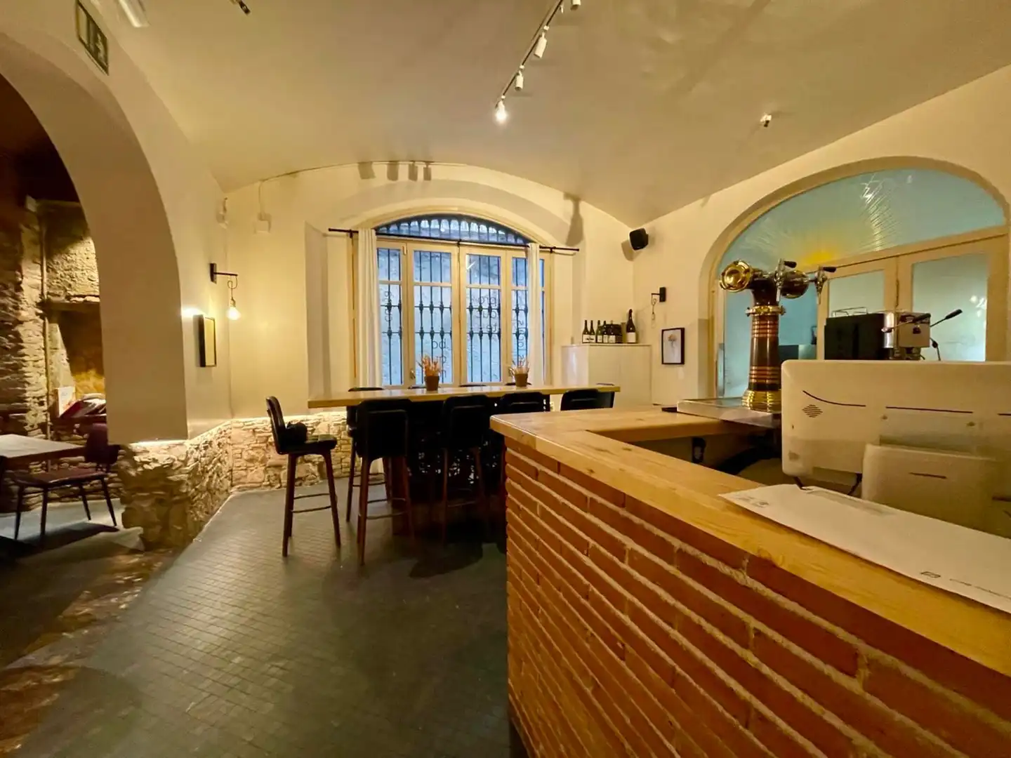 Commercial properties for transfer in Avinyo, Barri Gòtic