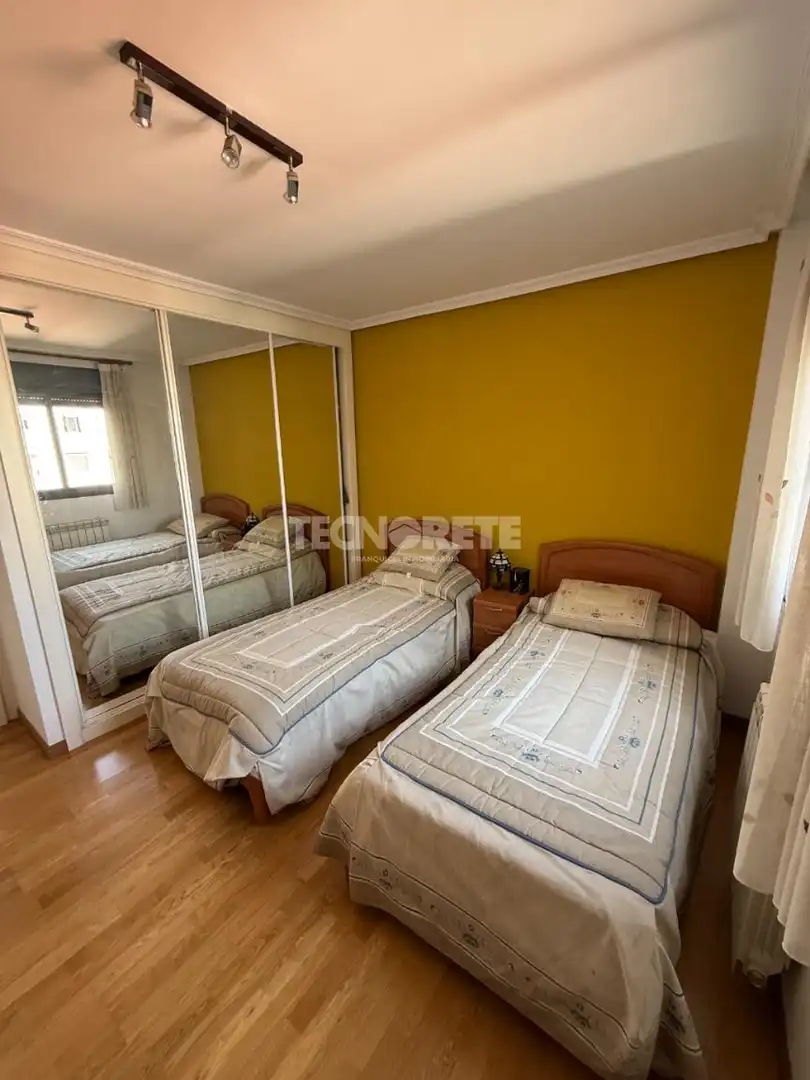 Bedroom of Flat for sale in Madrid  with Air Conditioner, Heating and Terrace