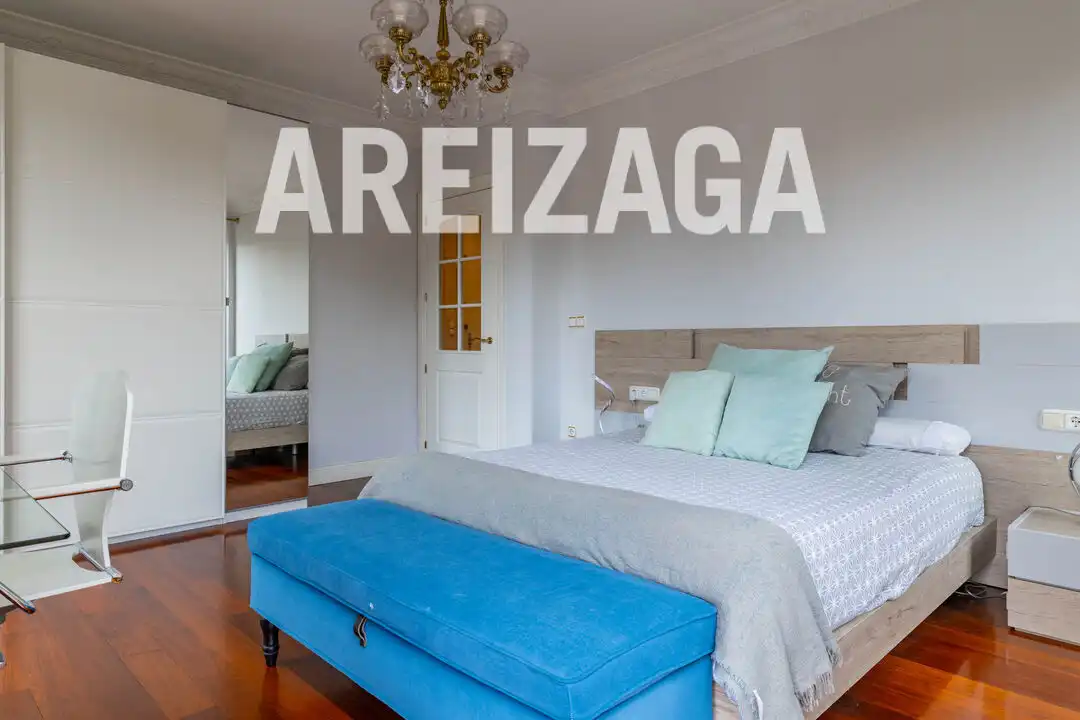 Habitación de Piso en venta en Donostia - San Sebastián  con Calefacción, Terraza y Trastero