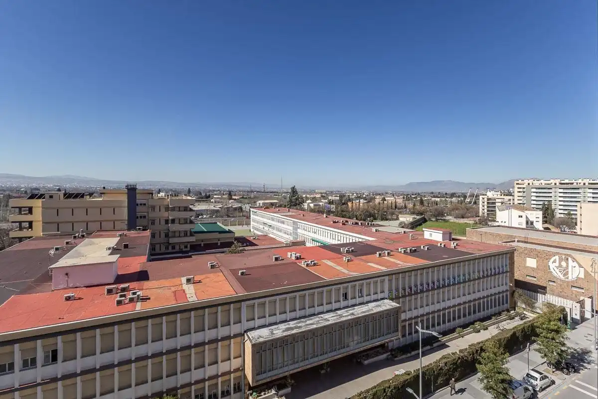 Vista exterior de Piso en venta en Granada con Aire acondicionado y Calefacción