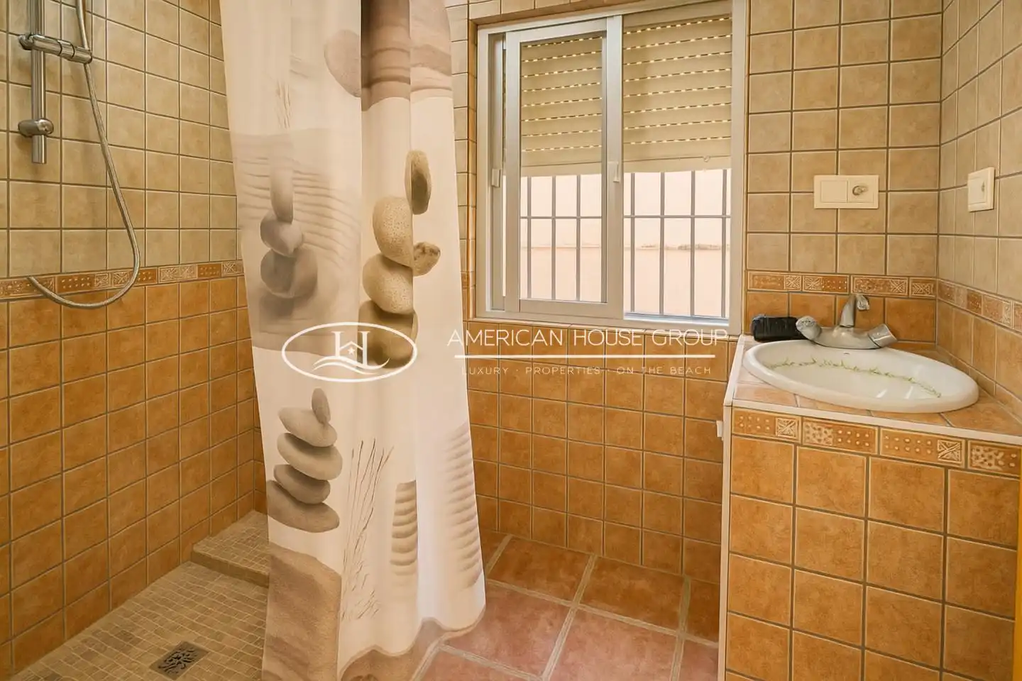 Bathroom of Houses for sale in Chiclana de la Frontera  with Private garden, Terrace and Storage room