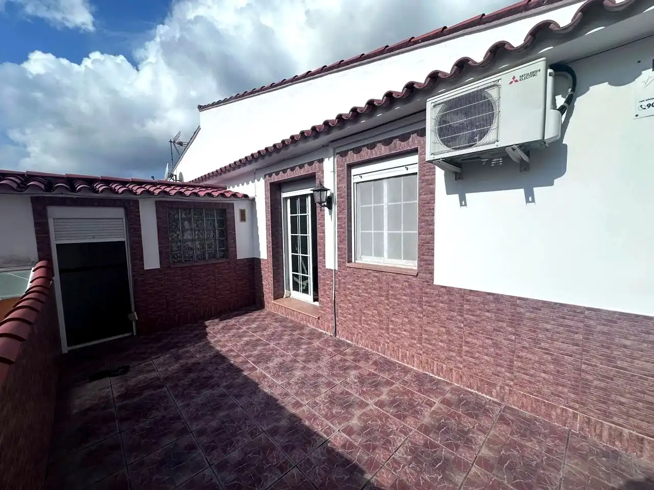 Außenansicht von Haus zum Verkauf in Benicasim / Benicàssim mit Klimaanlage, Privatgarten und Terrasse
