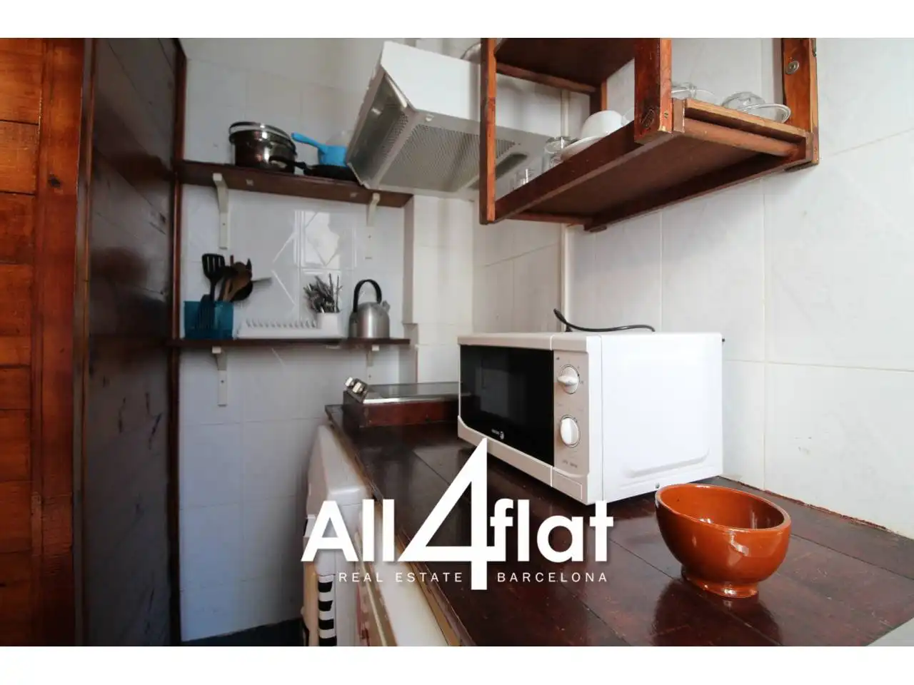 Kitchen of Study for rent in Barcelona  with Air Conditioner, Parquet flooring and Furnished