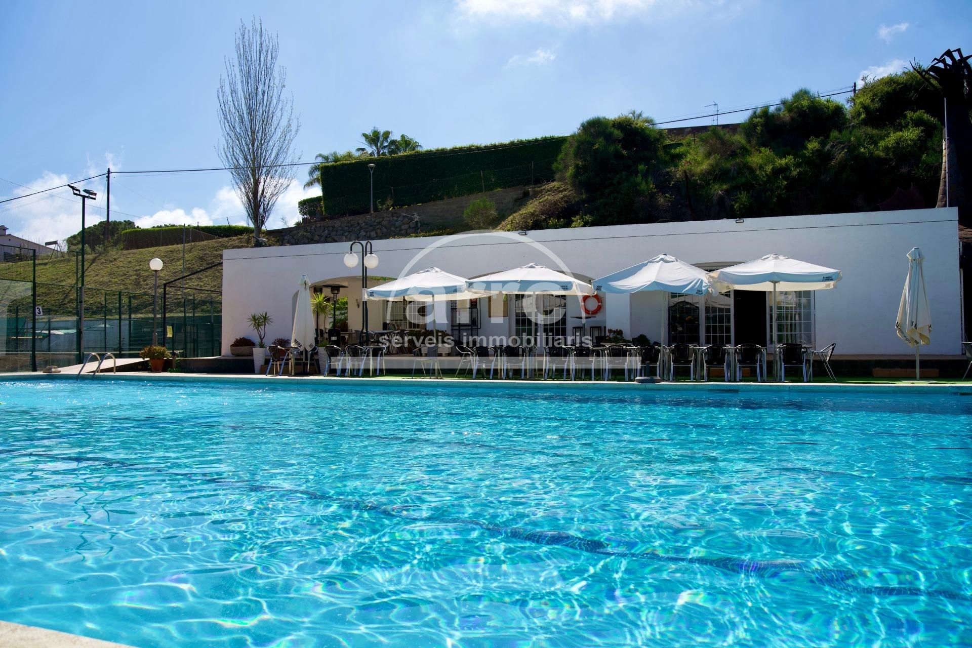 Swimming pool of Country house for sale in Cabrils  with Private garden and Swimming Pool
