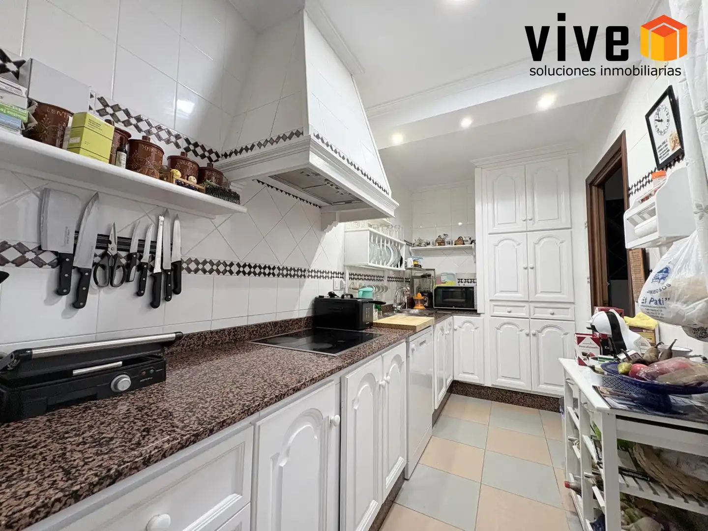 Kitchen of Detached homes for sale in La Puebla del Río  with Storage room and Balcony