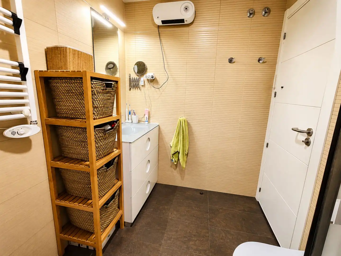 Bathroom of Attic for sale in Sabadell  with Air Conditioner, Heating and Private garden