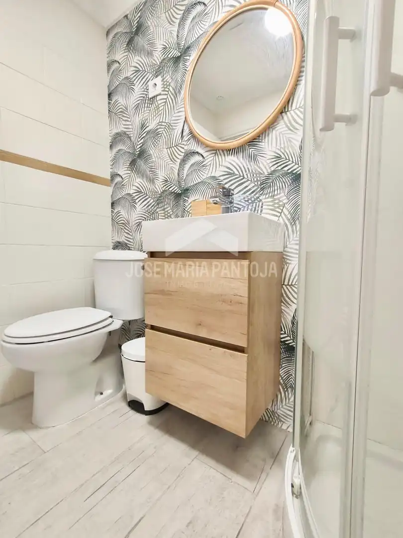 Baño de Apartamento en venta en Jerez de la Frontera con Aire acondicionado, Calefacción y Amueblado