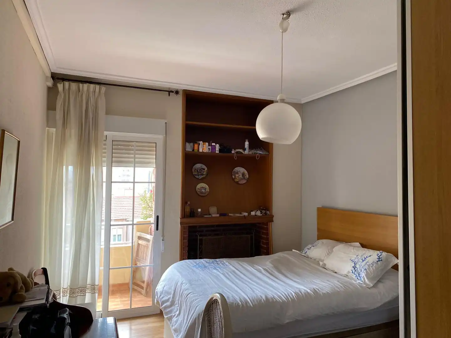 Habitación de Piso para compartir en Cartagena con Aire acondicionado y Parquet