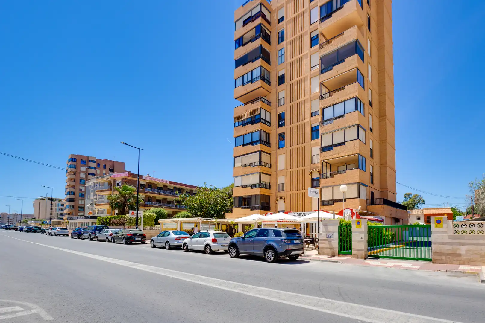Vista exterior de Piso en venta en El Campello con Terraza
