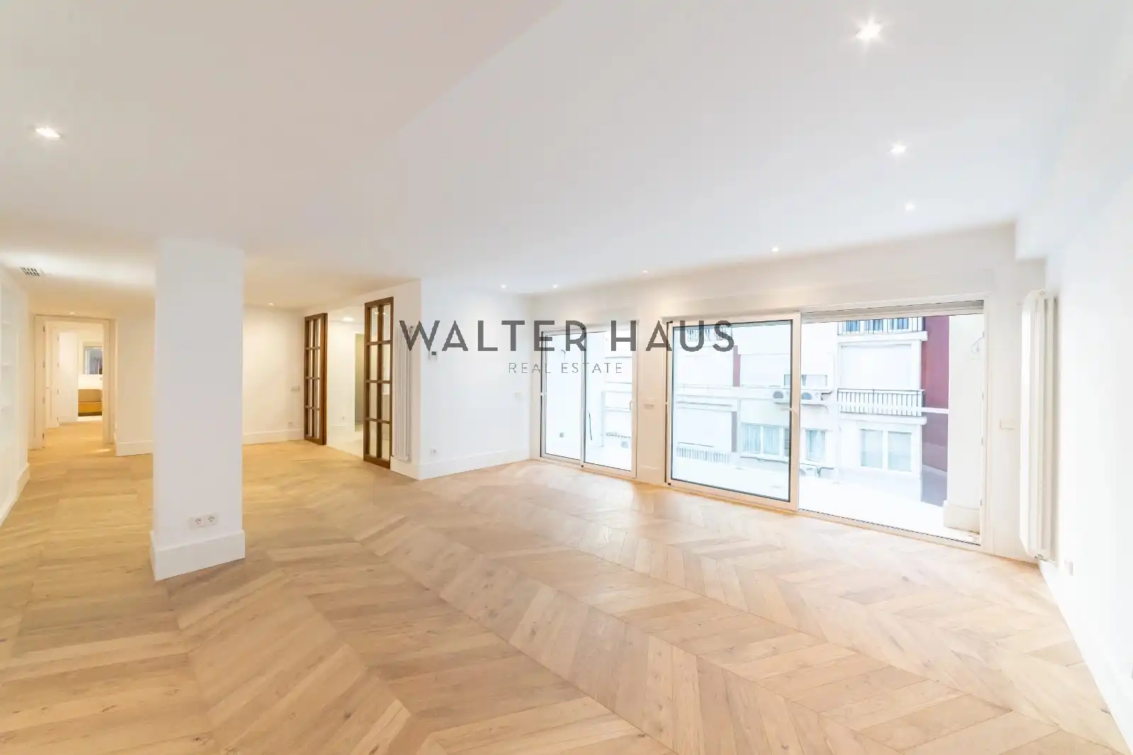 Flat with terrace for sale in Calle de Casado del Alisal, imagen 2