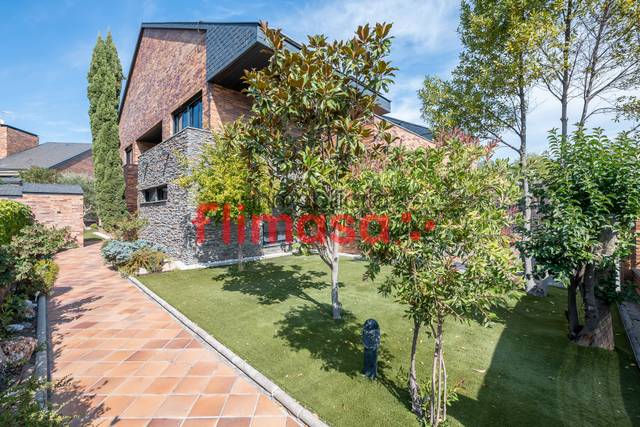 Casa adosada en Venta en Calle de Asturias en Castillo Campodón