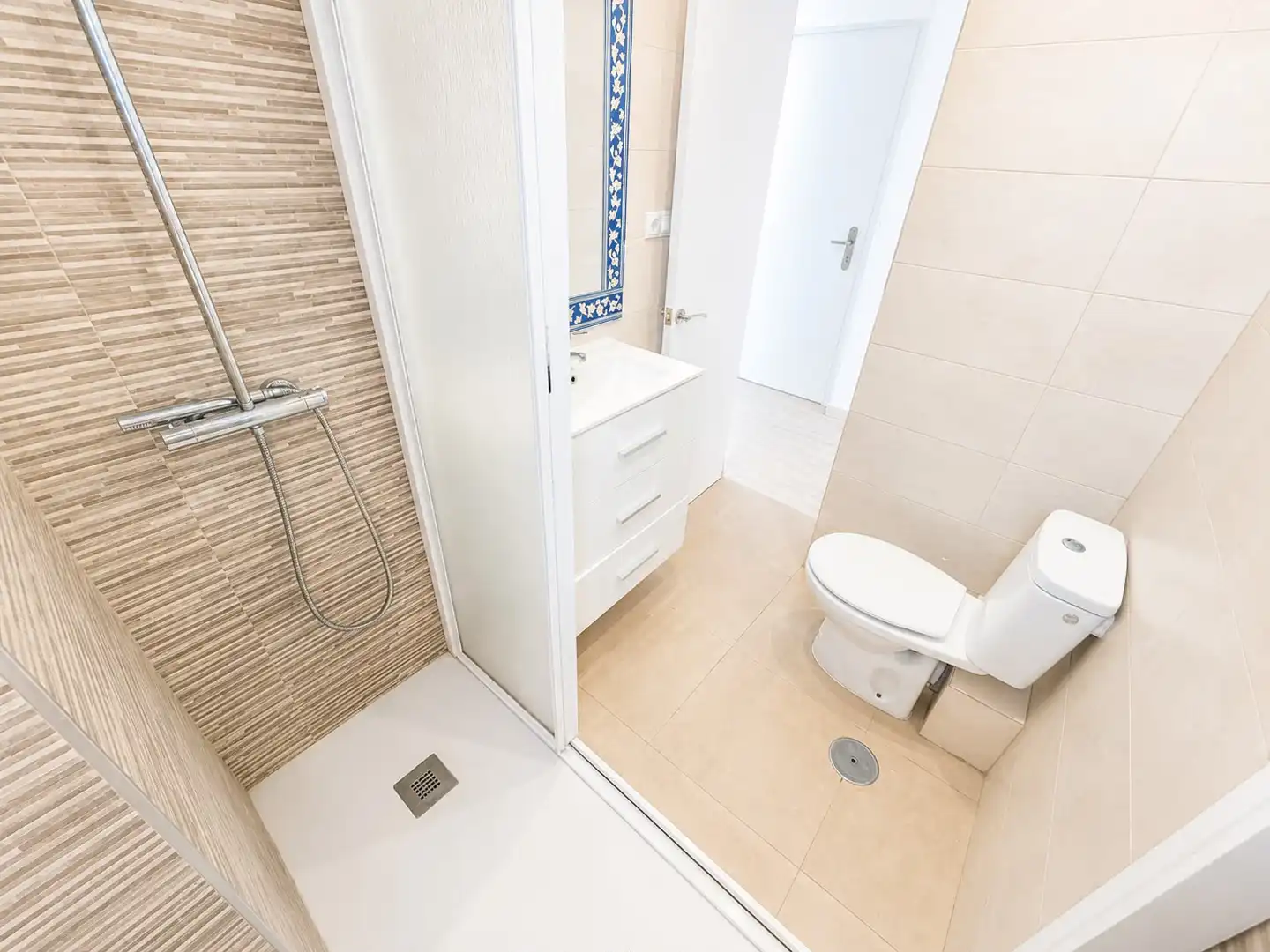 Bathroom of Flat for sale in Benalmádena  with Terrace, Furnished and Washing machine