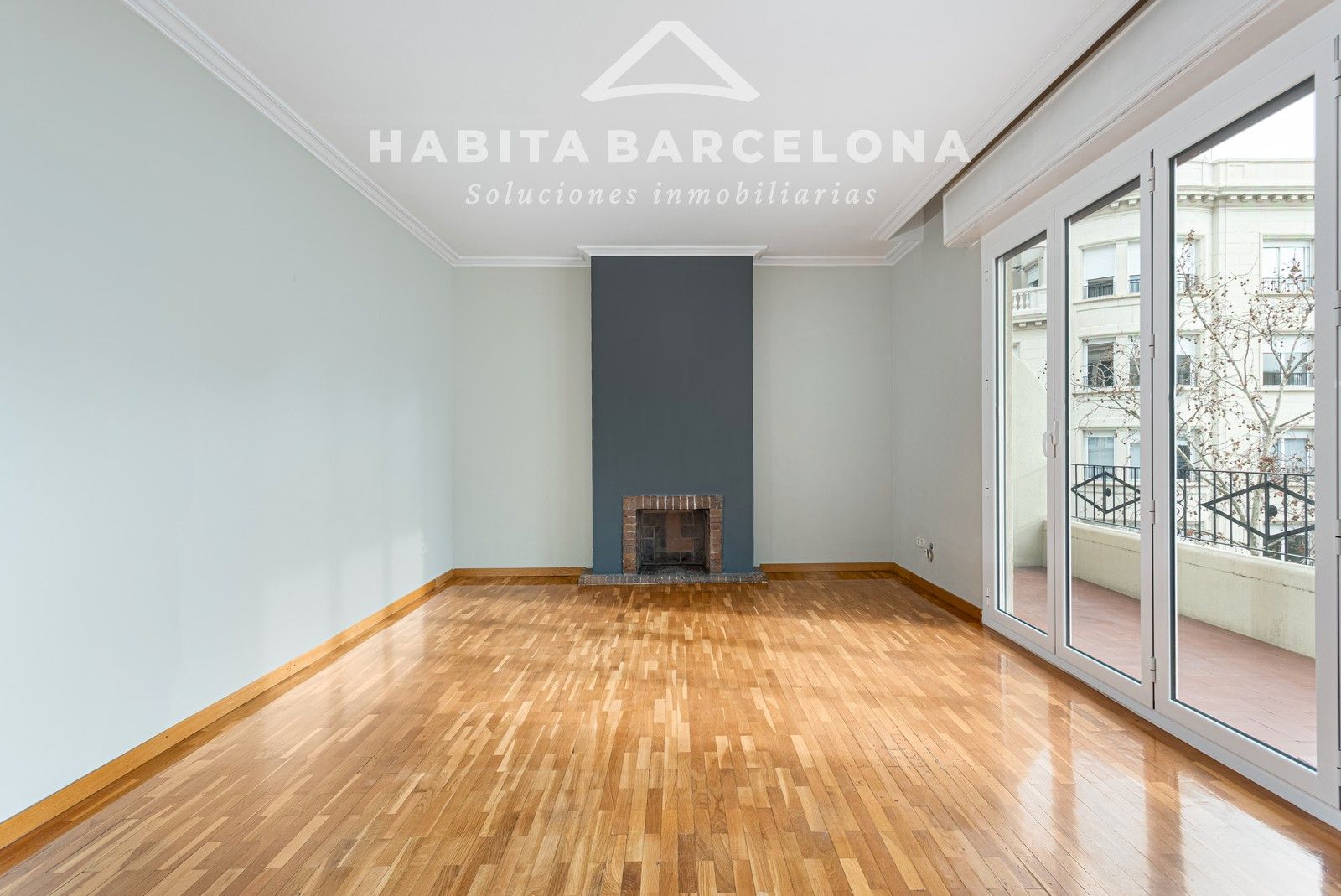 Exterior view of Flat to rent in  Barcelona Capital  with Air Conditioner, Heating and Parquet flooring