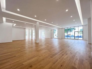 Local comercial en venta en Passeig de Marina
