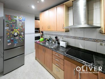 Flat with pool for sale in calle de Pep Ventura 27