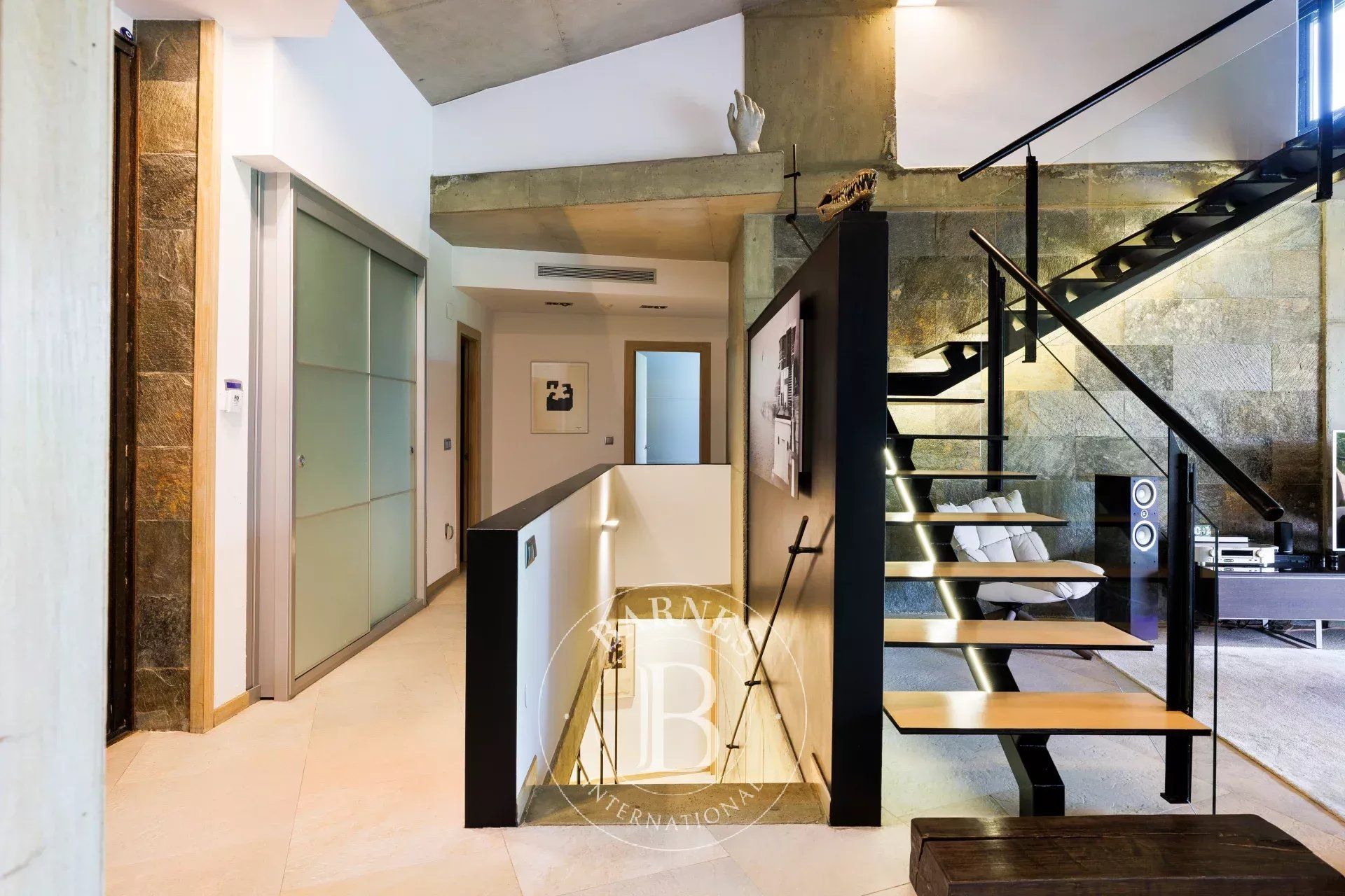 Casa adosada en venda en Donostia - San Sebastián  amb Calefacció, Terrassa i Piscina