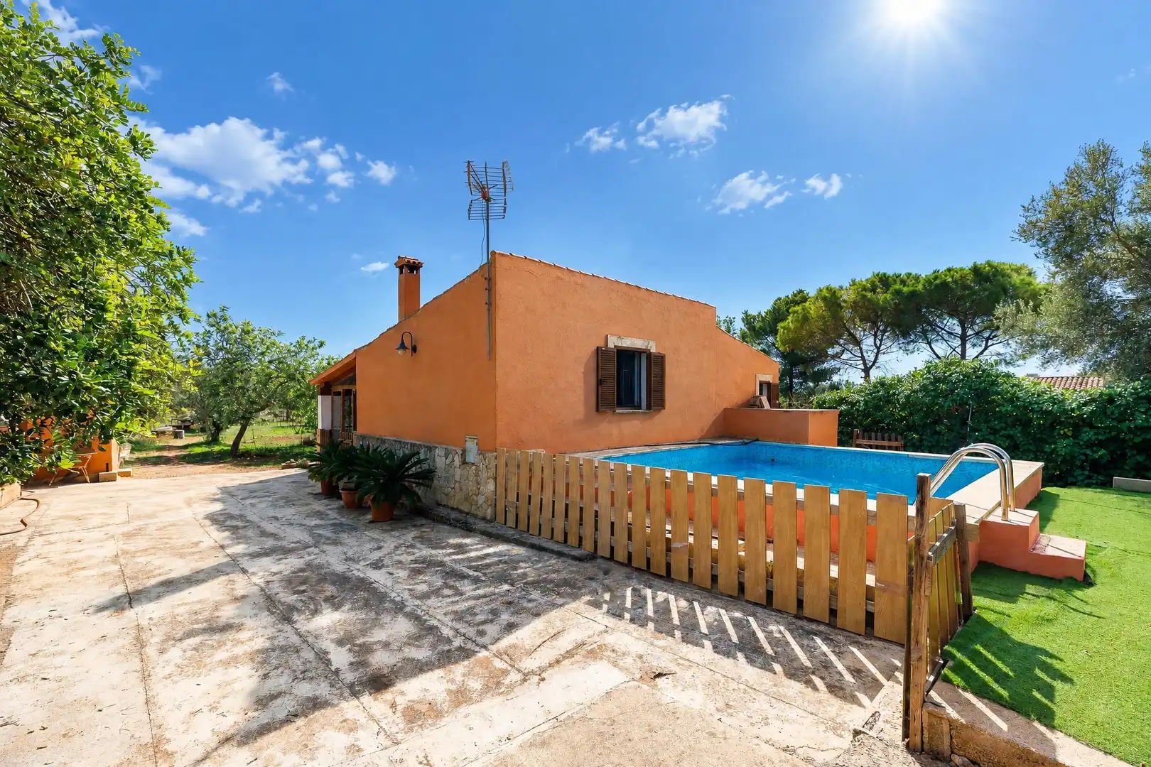 Vista exterior de Casa o xalet en venda en Llucmajor amb Jardí privat, Terrassa i Traster