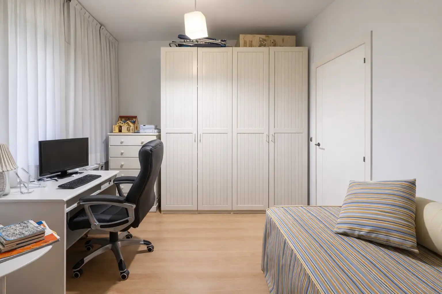Bedroom of Flat for sale in Madrid  with Air Conditioner, Heating and Terrace