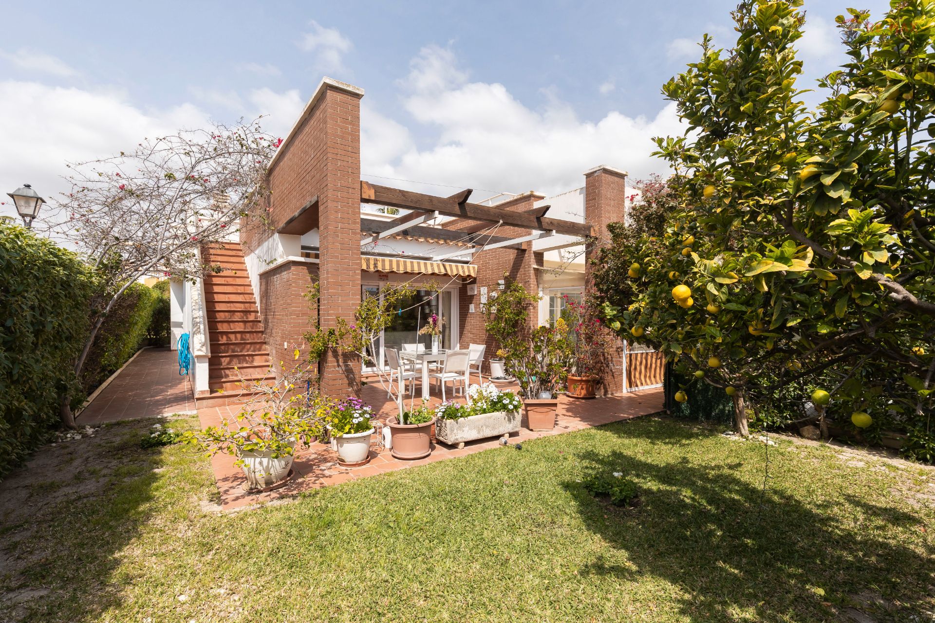 Jardí de Casa adosada en venda en Vera amb Aire condicionat, Jardí privat i Terrassa