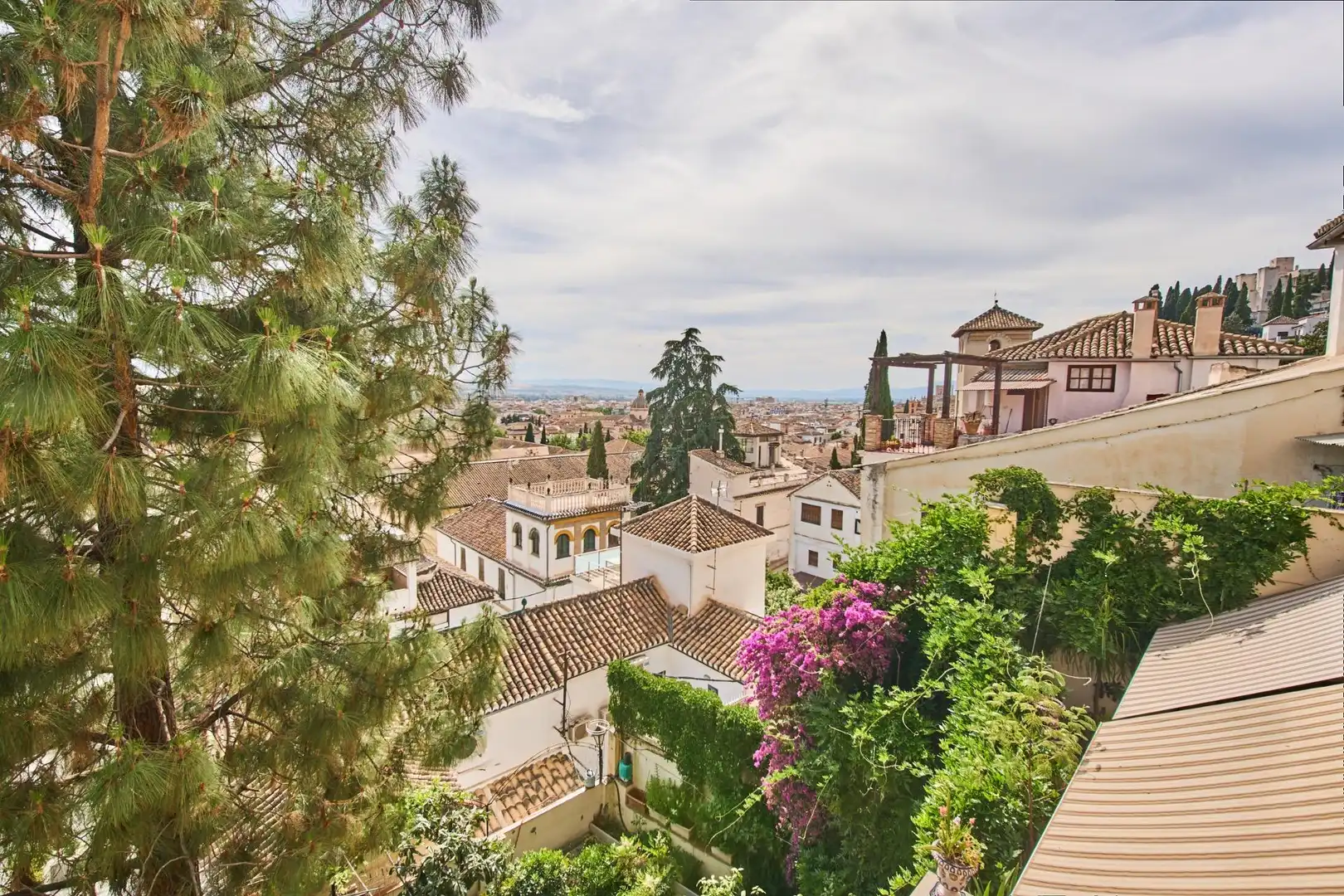 Vista exterior de Casa o chalet en venta en Granada con Aire acondicionado, Calefacción y Jardín privado