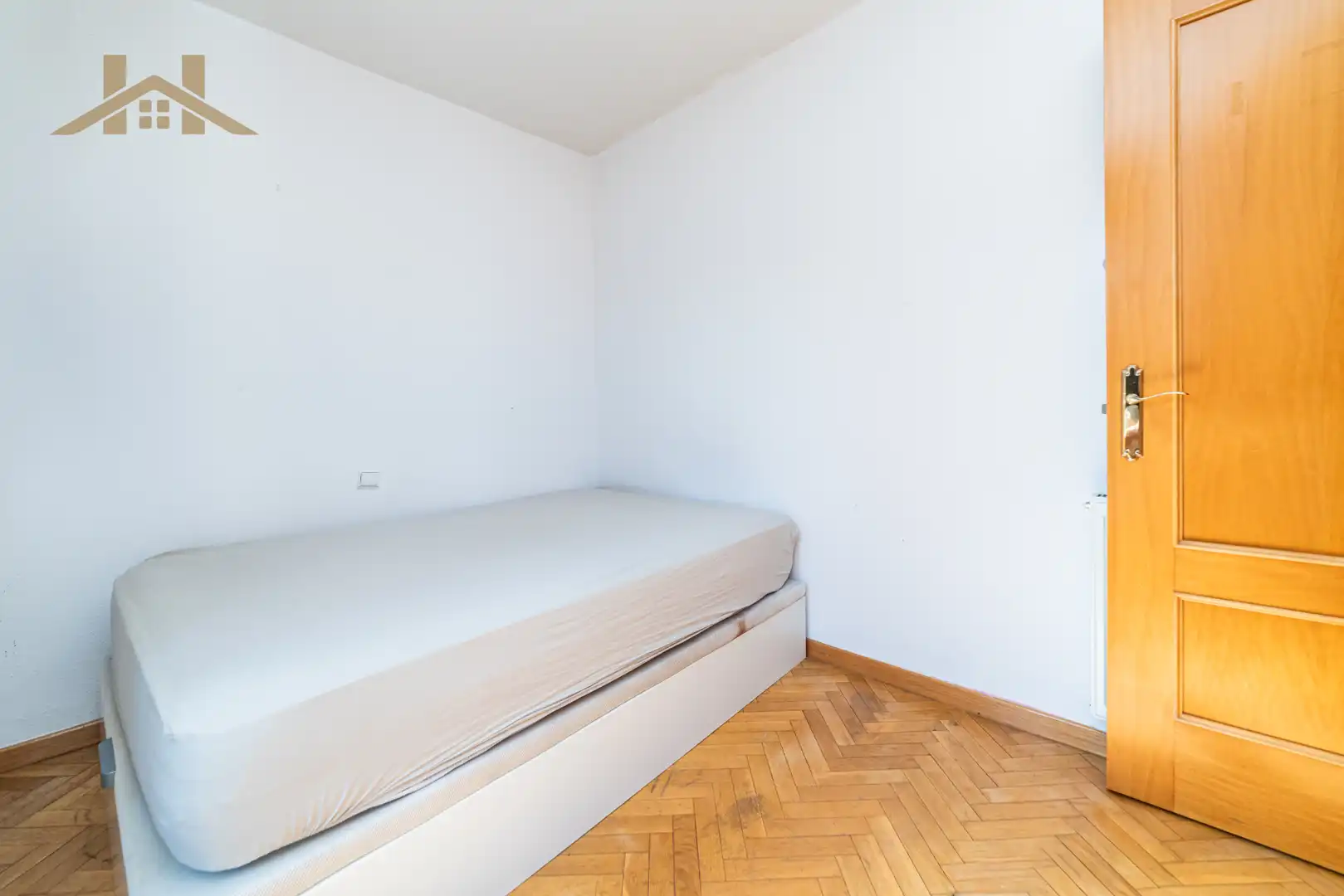 Bedroom of Flat for sale in Pinto  with Air Conditioner, Heating and Terrace