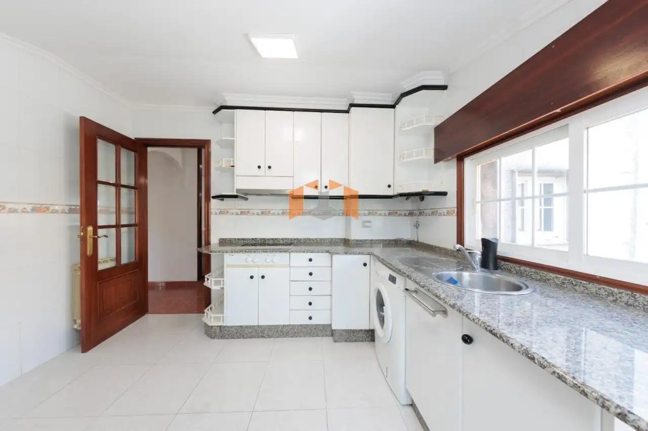 Kitchen of Houses for sale in Vigo   with Heating, Private garden and Parquet flooring