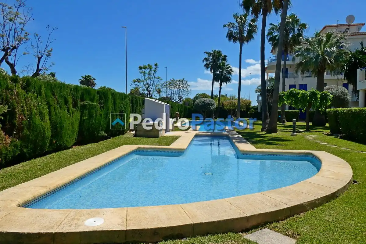Piscina de Apartamento en venta en Dénia con Aire acondicionado, Calefacción y Jardín privado