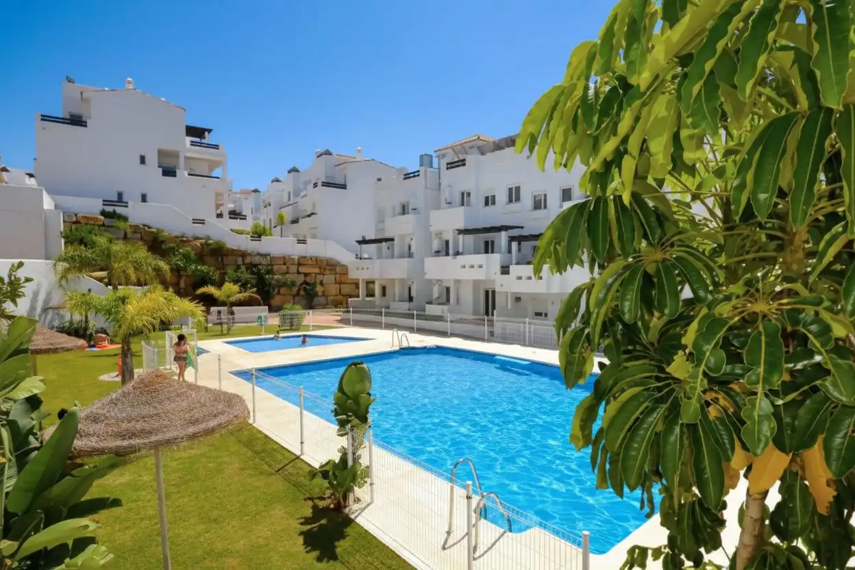 Exterior view of Flat for sale in Estepona  with Air Conditioner, Heating and Terrace