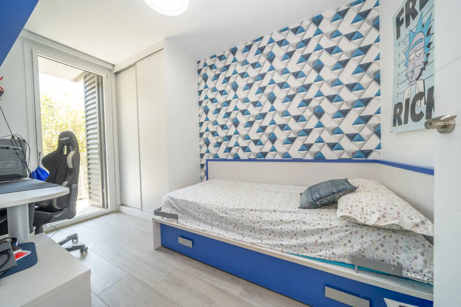 Schlafzimmer von Dachboden zum Verkauf in Calella mit Klimaanlage, Terrasse und Schwimmbad