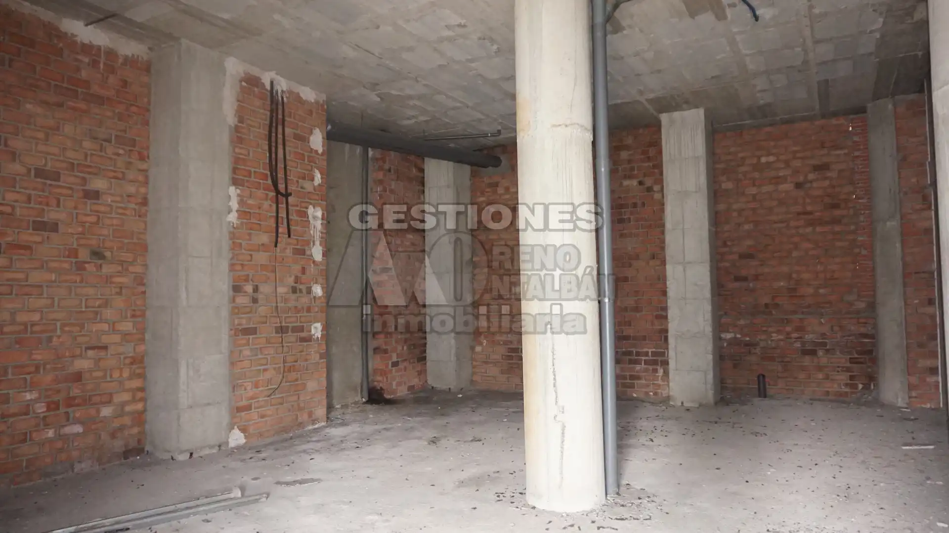 Local comercial en venda a Chana