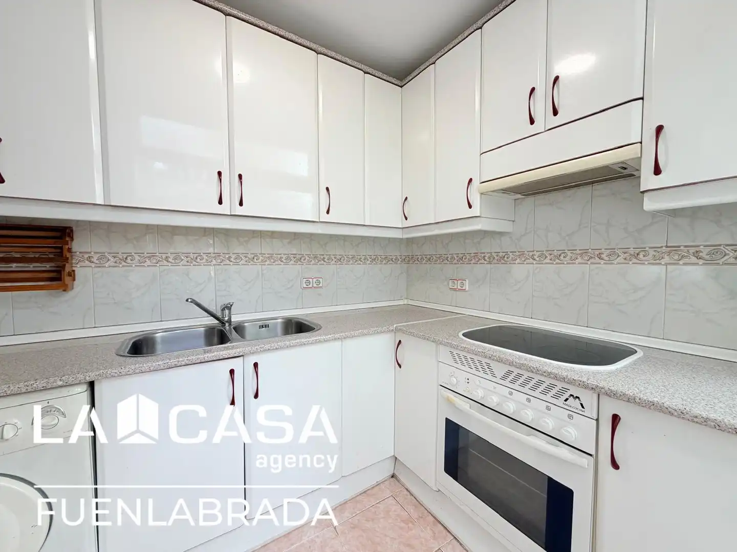 Cuina de Pis en venda en Madrid amb Calefacció, Terrassa i Traster