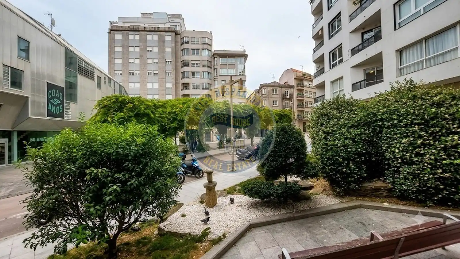 Vista exterior de Piso en venta en Vigo  con Calefacción