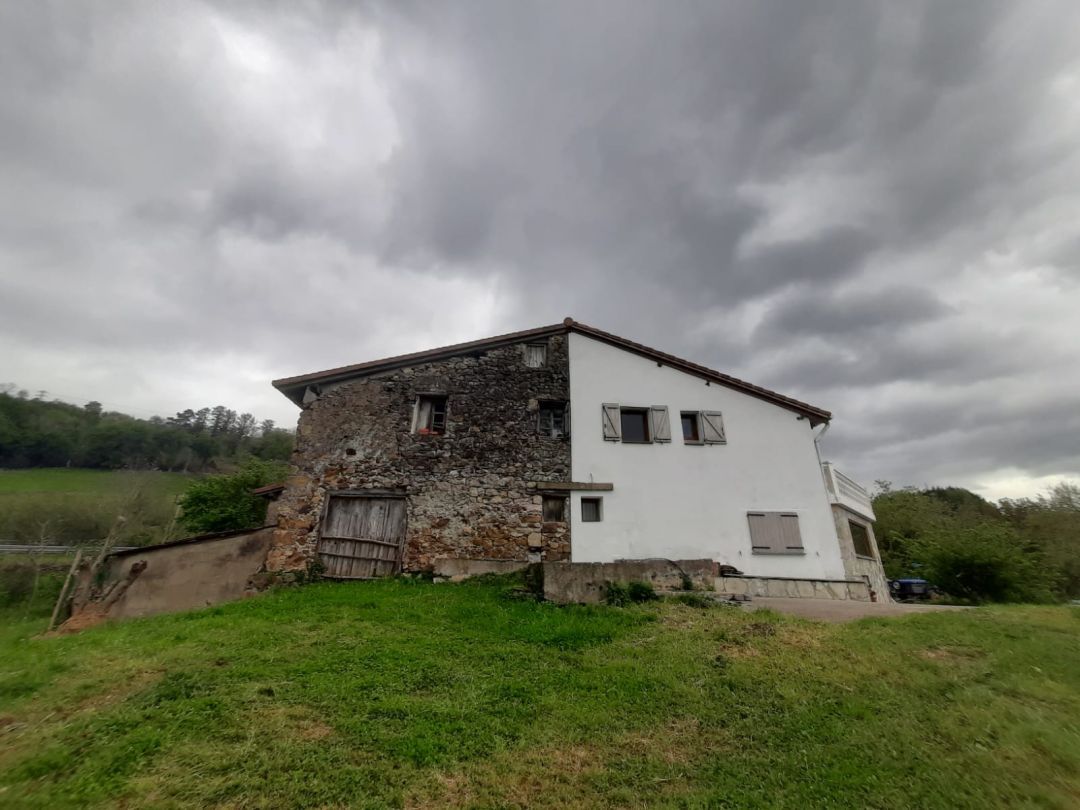 Exterior view of House or chalet for sale in Astigarraga  with Private garden and Storage room