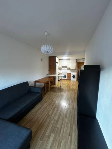 Apartamento en Alquiler en Reyes Católicos