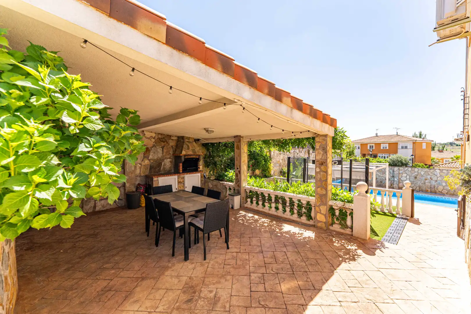 Terraza de Casa o chalet en venta en Serranillos del Valle con Aire acondicionado, Calefacción y Jardín privado