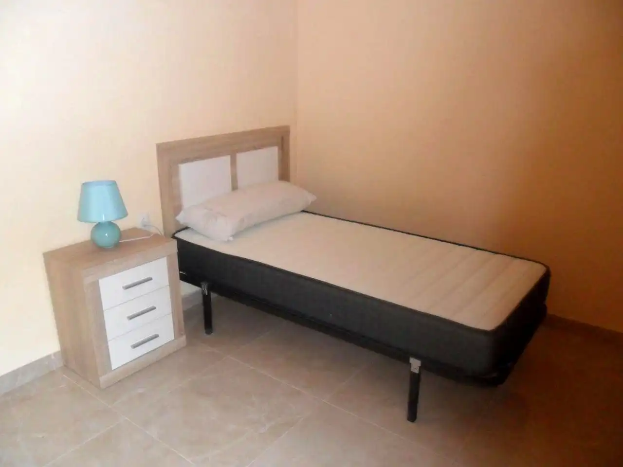 Bedroom of Flat for rent in Granada  with Furnished