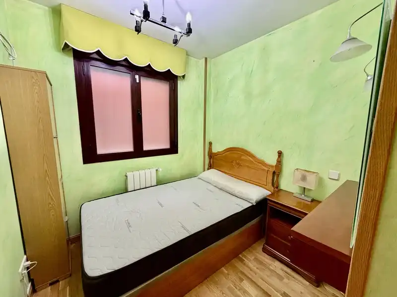 Bedroom of Flat for sale in Madrid  with Air Conditioner and Heating