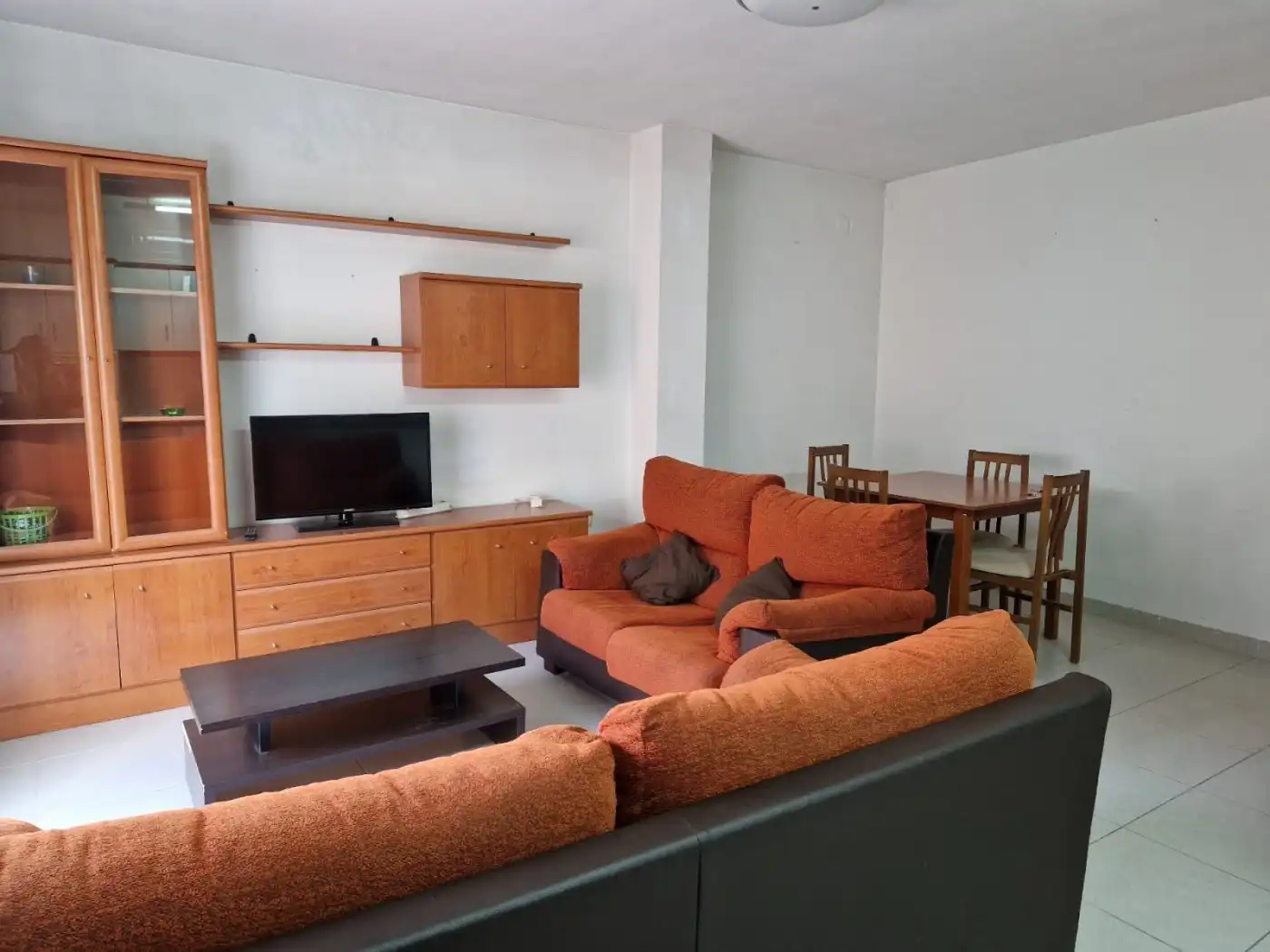 Wohnzimmer von Wohnung zur Miete in Granada mit Möbliert