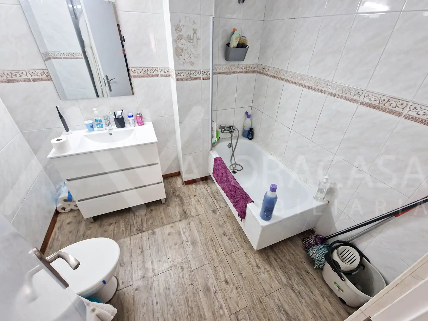 Bathroom of Flat for sale in Málaga  with Storage room and Furnished