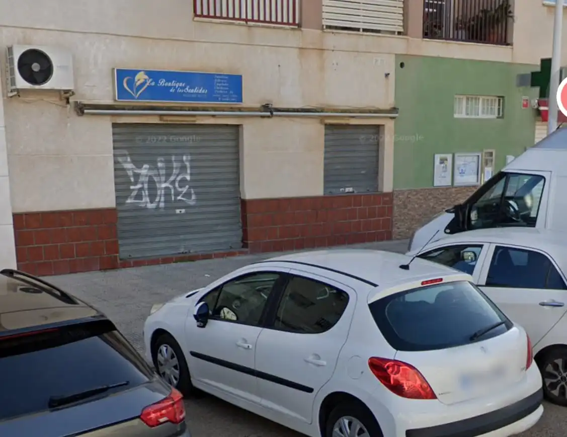 Local comercial en venda a Calle Castillo de Perín, imagen 2