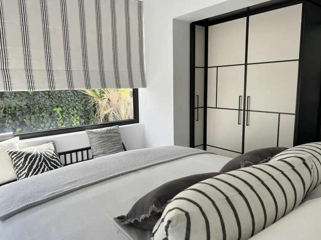 Habitación de Casa o chalet de alquiler en Marbella con Aire acondicionado, Jardín privado y Terraza