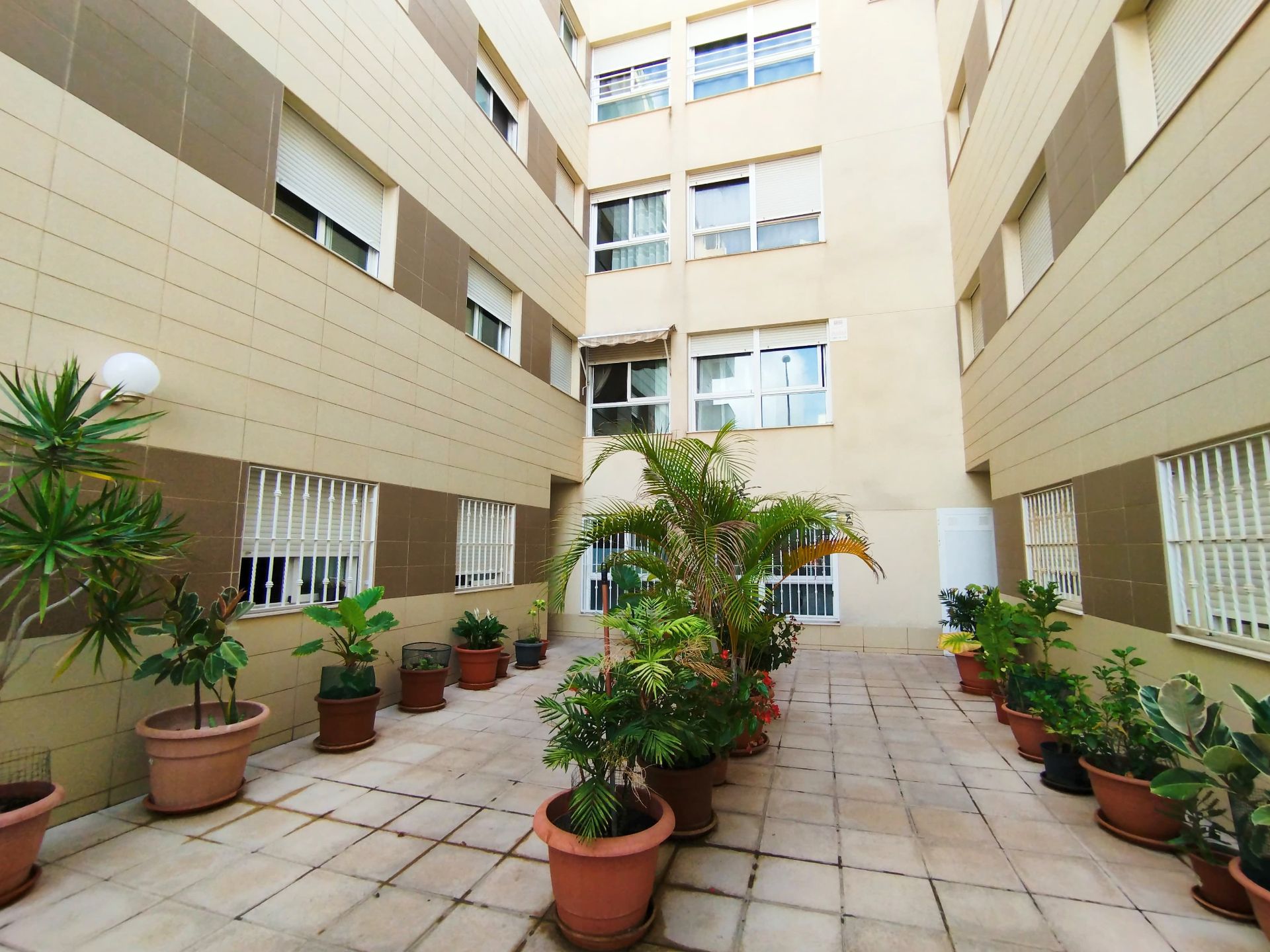 Vista exterior de Piso en venta en San Vicente del Raspeig / Sant Vicent del Raspeig con Aire acondicionado, Parquet y Trastero
