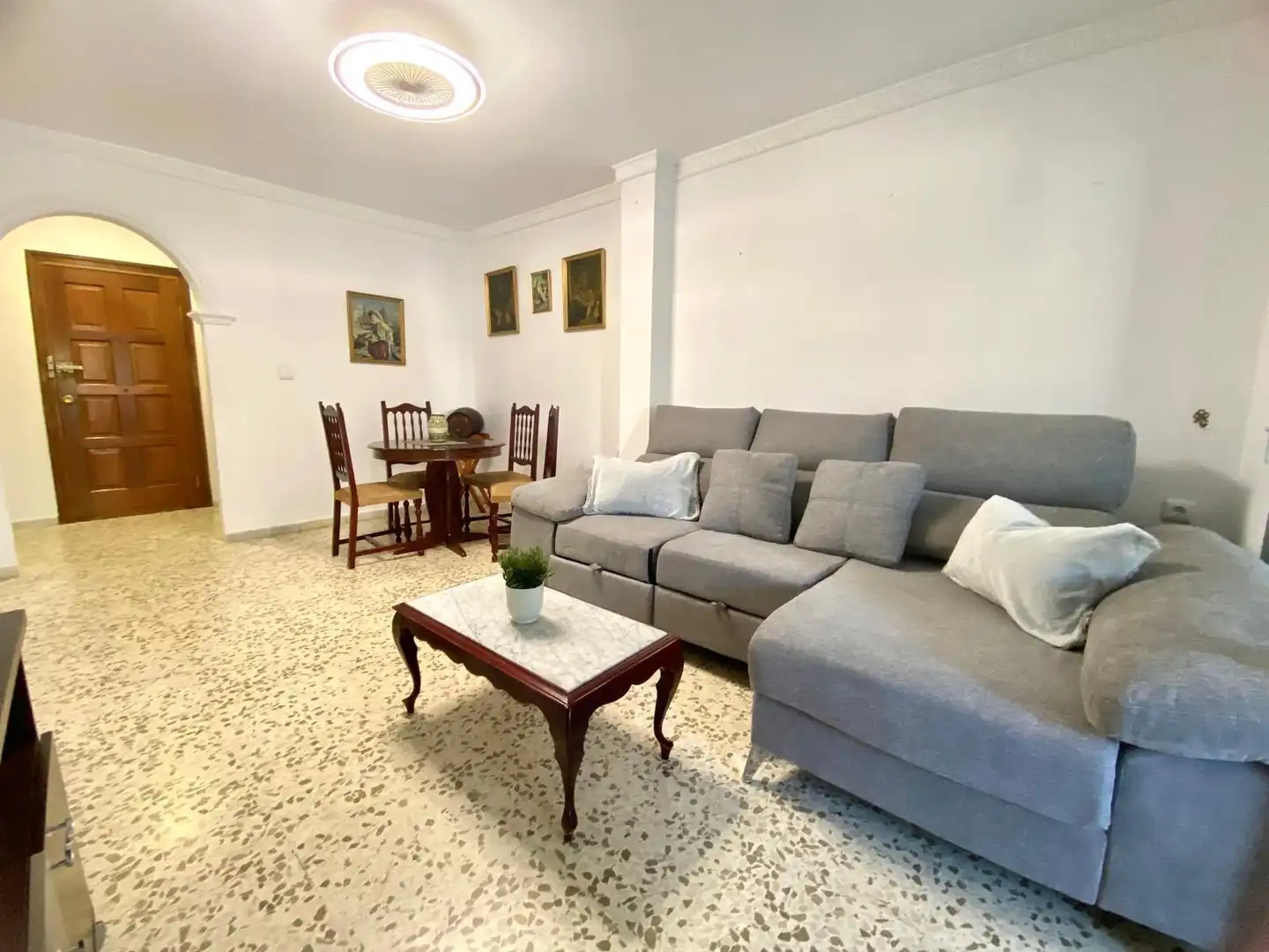Sala de estar de Piso en venta en Sanlúcar de Barrameda con Aire acondicionado y Balcón