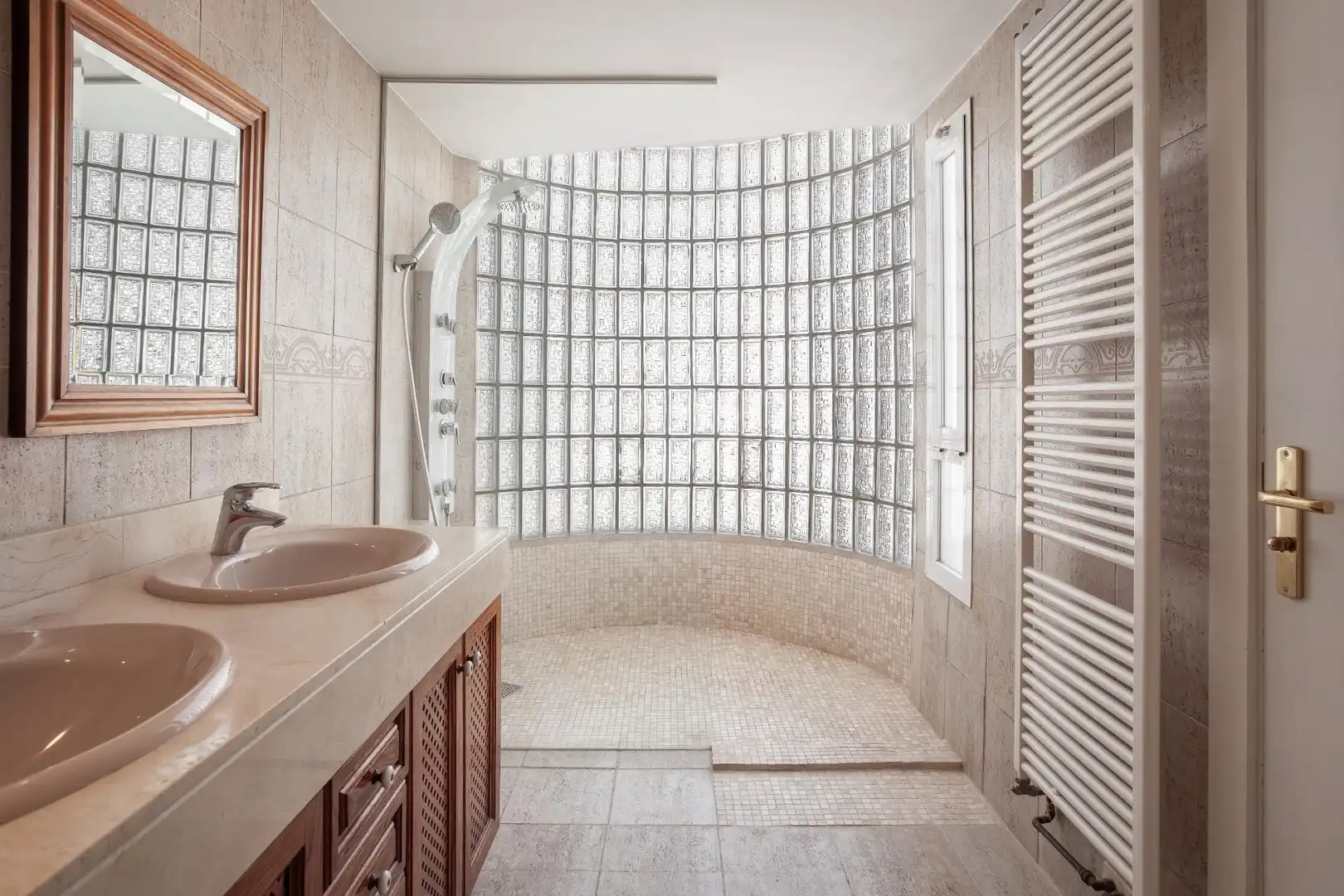 Bathroom of Detached homes for sale in  Palma de Mallorca  with Air Conditioner, Heating and Private garden